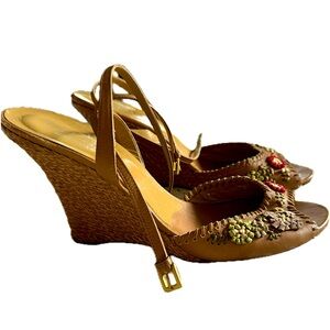 Valentino Garavani Brown wedge crochet floral authentic size 41 (9-10 US)